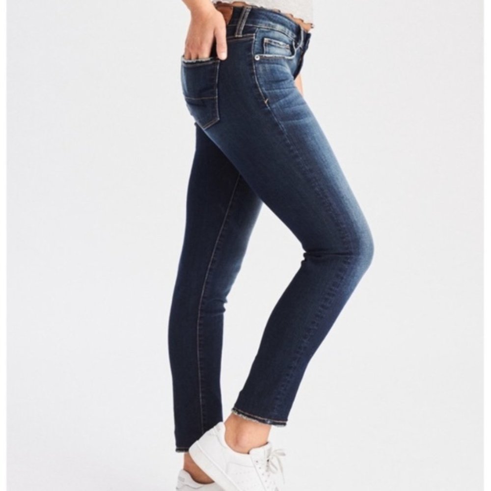 American Eagle Super StretchX Distressed Ankles Jegging Denim Jeans
